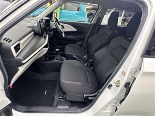 2024 SUZUKI SWIFT 1.2 XG Genuine Display Audio, Rearview Camera photo 3