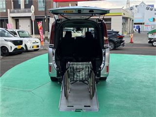 2021 TOYOTA NOAH X Wheelchair-accessible vehicle, ramp type, Type 2, with third row seat. photo 2