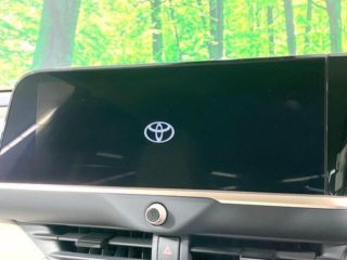 2022 TOYOTA CROWN CROSSOVER G Advanced Leather Packaging photo 3