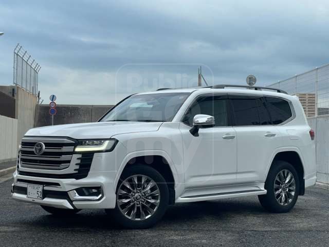 2023 TOYOTA LAND CRUISER ZX, one-owner, used item purchased.