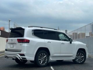 2023 TOYOTA LAND CRUISER ZX, one-owner, used item purchased. photo 2