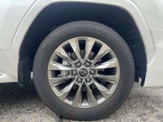 2023 TOYOTA LAND CRUISER ZX, one-owner, used item purchased. photo 5