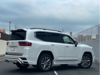 2023 TOYOTA LAND CRUISER ZX, one-owner vehicle, purchased from the user. photo 2