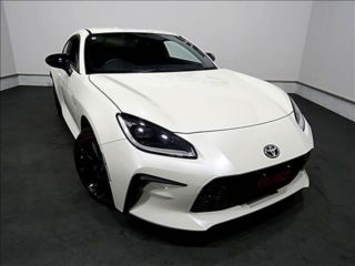 2025 TOYOTA GR86 RC photo 2