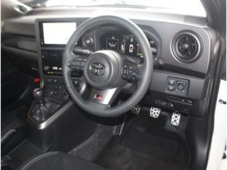 2025 TOYOTA GR YARIS RZ High Performance photo 3