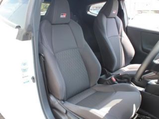 2022 TOYOTA GR YARIS RZ photo 4