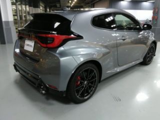2025 TOYOTA GR YARIS RZ 4WD photo 2
