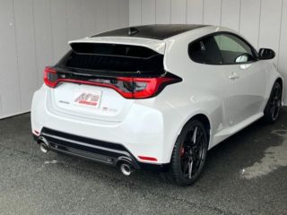 2025 TOYOTA GR YARIS RZ High Performance photo 3