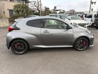 2025 TOYOTA GR YARIS RZ High Performance photo 3