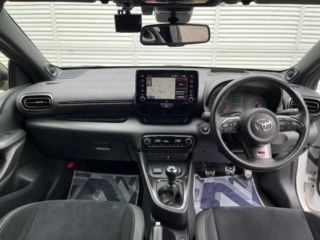 2022 TOYOTA GR YARIS RZ High Performance photo 2