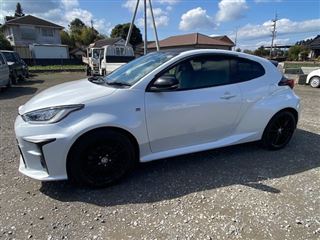 2022 TOYOTA GR YARIS RS photo 5