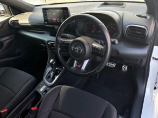 2022 TOYOTA GR YARIS RS photo 3