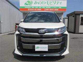 2023 TOYOTA NOAH 2.0 SG Welcab Passenger Seat Lift-Up Tilt Seat Vehicle photo 2
