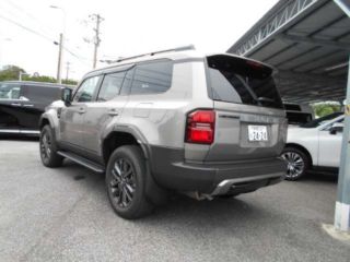 2026 TOYOTA LAND CRUISER VX photo 2