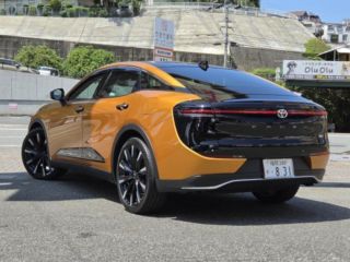 2022 TOYOTA CROWN CROSSOVER RS Advanced Drivers photo 2