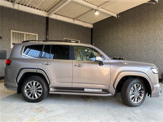 2026 TOYOTA LAND CRUISER ZX / Modellista Aero / Rear Entertainment / JBL / Coolbox photo 4