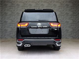 2026 TOYOTA LAND CRUISER ZX photo 5