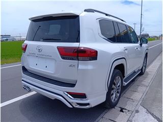 2026 TOYOTA LAND CRUISER Rear entertainment system / Cool box / Modellista / ZX photo 5