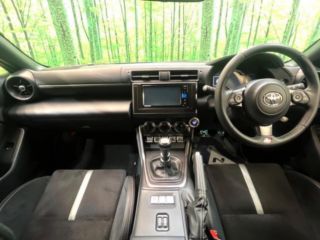 2025 TOYOTA GR86 RZ photo 2