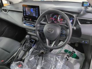 2021 TOYOTA COROLLA TOURING G-X Plus photo 3