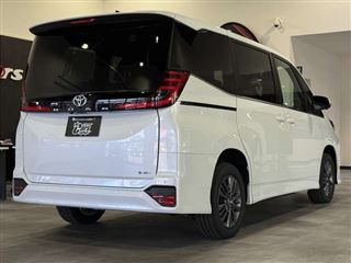 2026 TOYOTA NOAH 1.8 Hybrid SZ E-Four 4WD photo 3