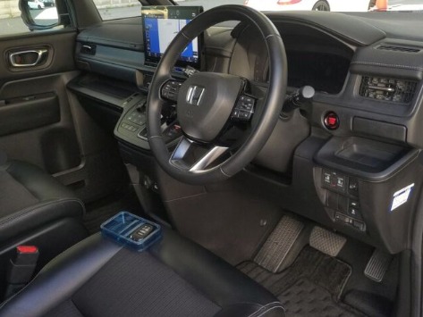 2024 Honda Stepwagon SPADA photo 4