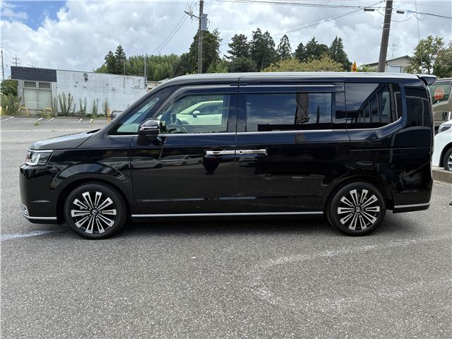 2024 Honda Stepwagon SPADA PREMIUM LINE photo 3