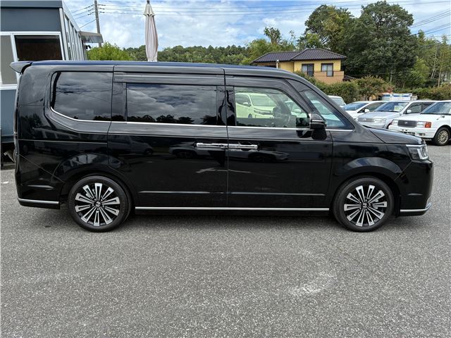 2024 Honda Stepwagon SPADA PREMIUM LINE photo 2