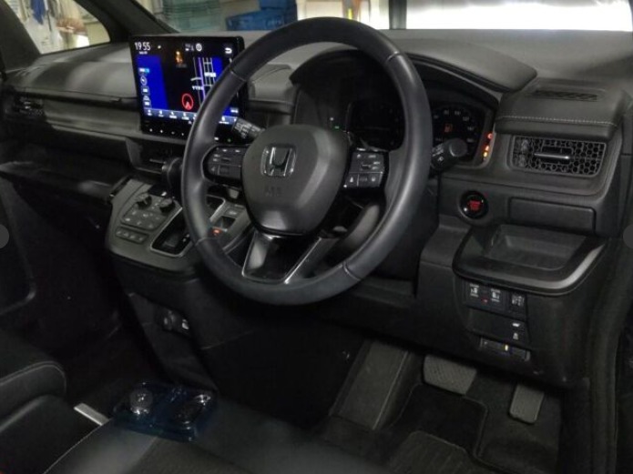 2024 Honda Stepwagon SPADA photo 5