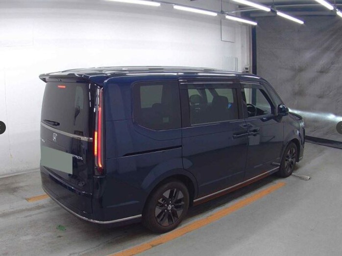 2024 Honda Stepwagon SPADA photo 2