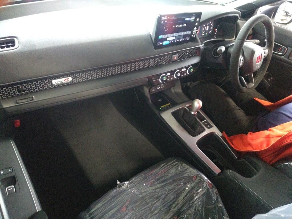 2026 HONDA CIVIC TYPE R RACING BLACK PACKAGE photo 5