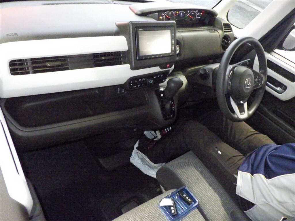2021 HONDA N-BOX L photo 3