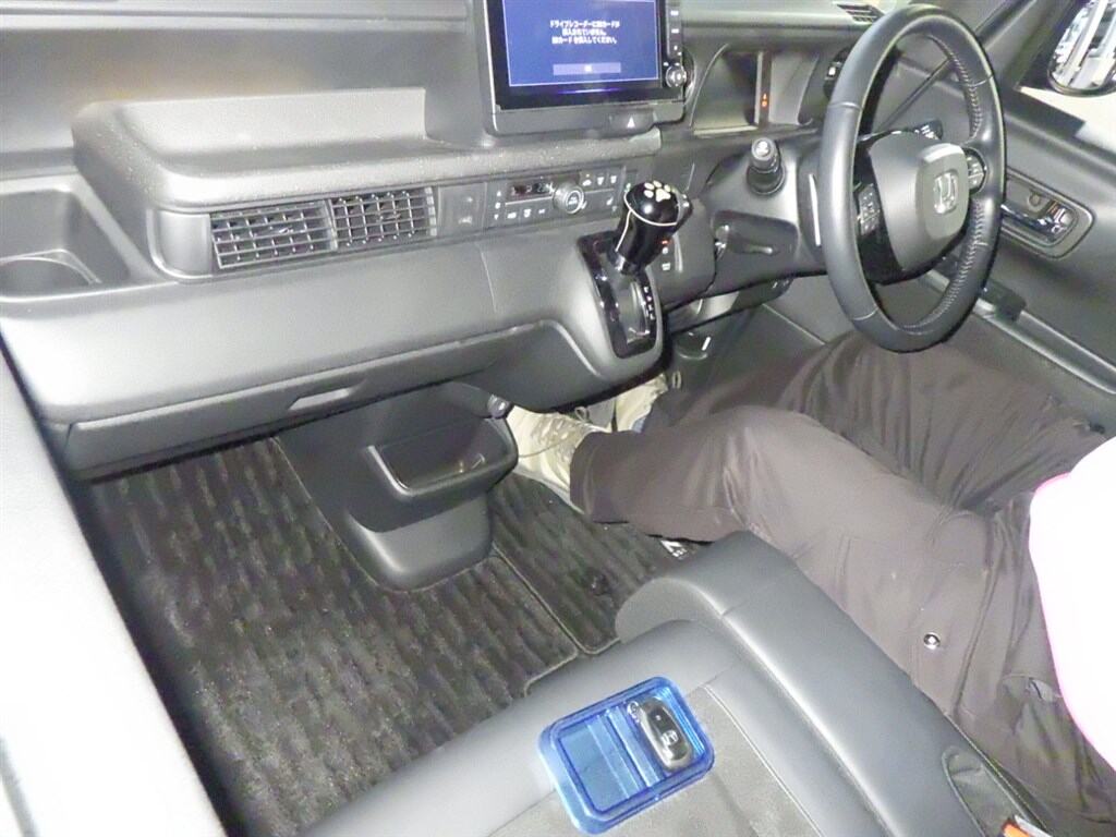 2023 HONDA N-BOX CUSTOM TURBO photo 3