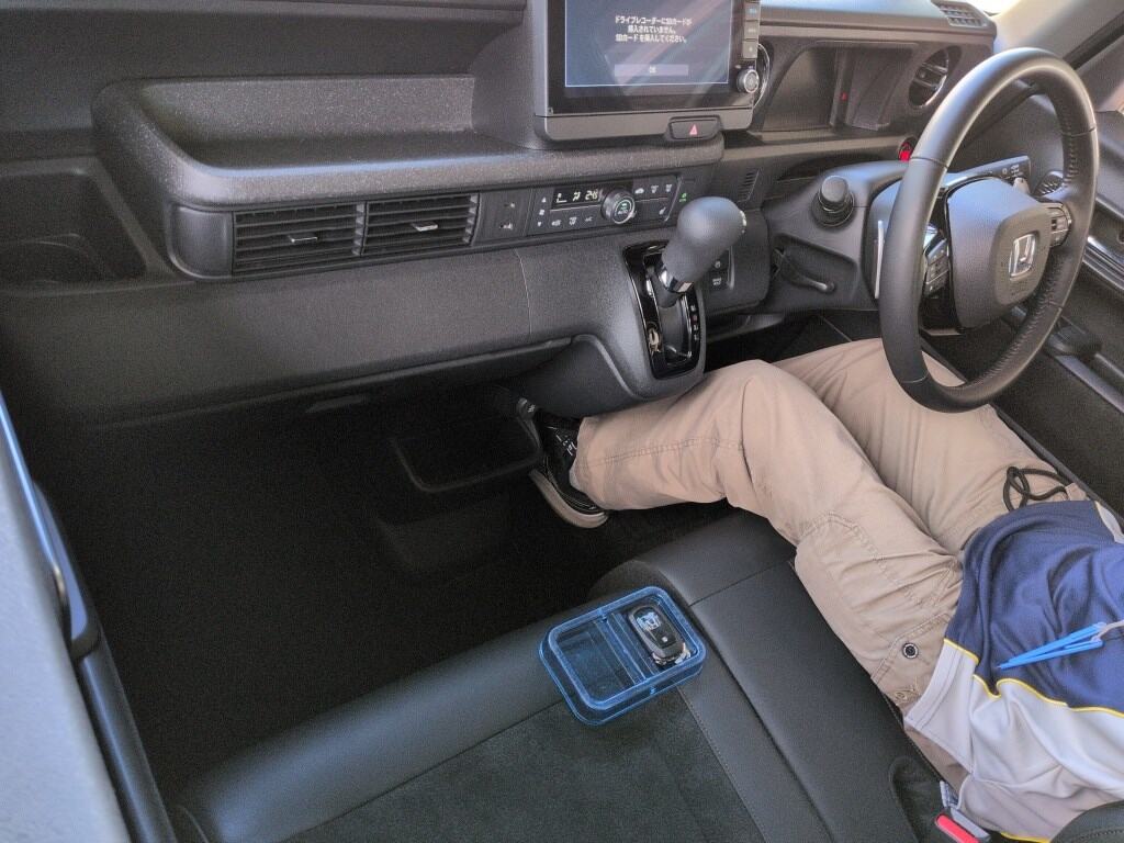 2024 HONDA N-BOX CUSTOM TURBO photo 3