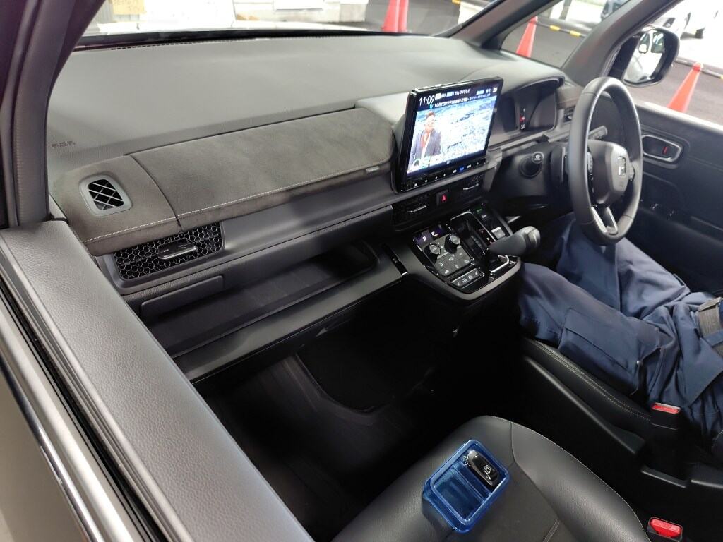 2023 HONDA STEPWAGON SPADA SPADA PREMIUM LINE photo 3