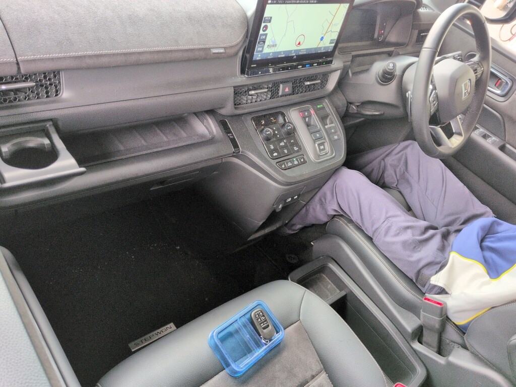 2024 HONDA STEPWAGON SPADA EHEV SPADA PREMIUM LINE photo 3