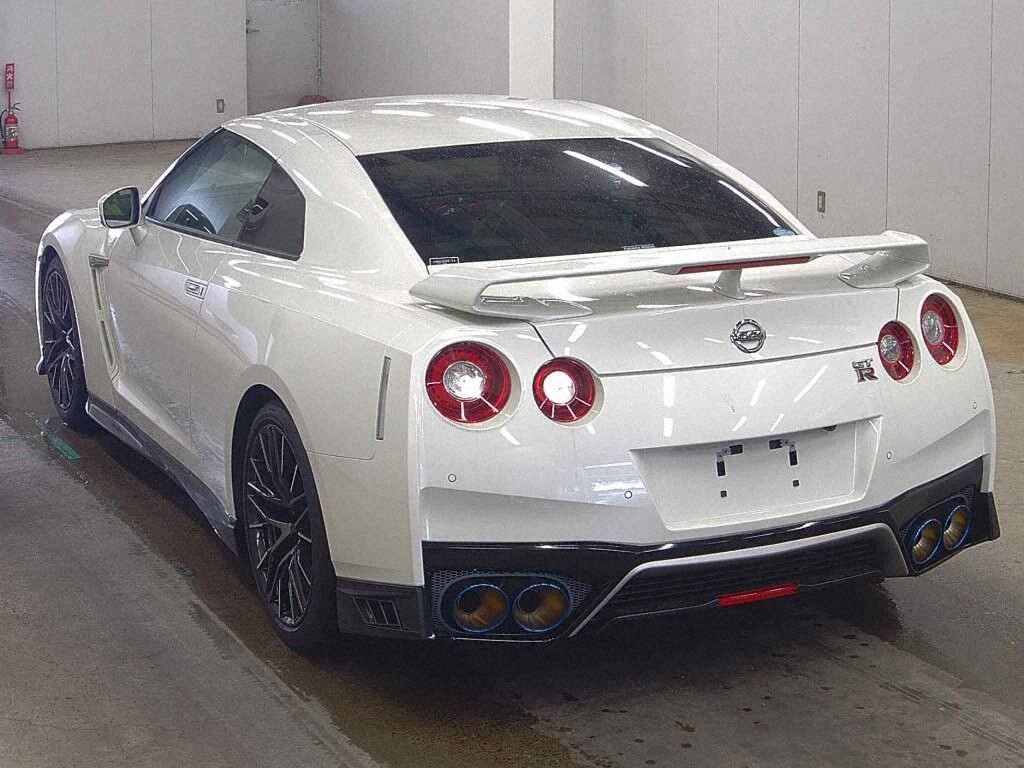 2021 NISSAN GT-R PREMIUM EDITION photo 2