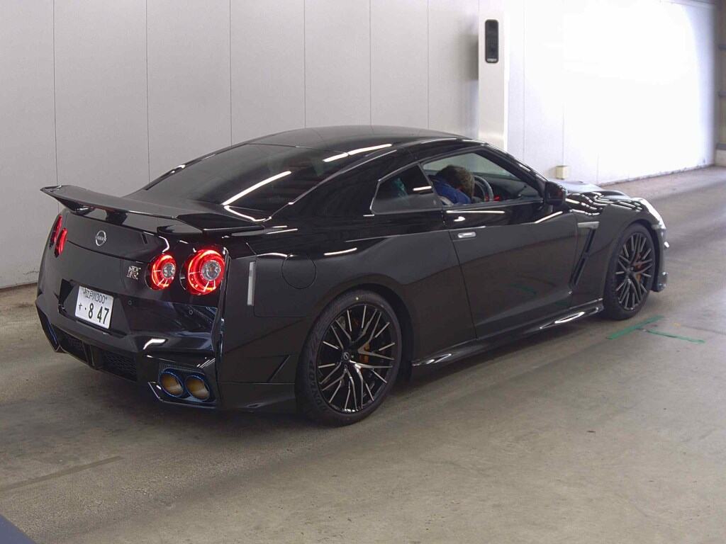 2024 NISSAN GT-R PURE EDITION photo 5