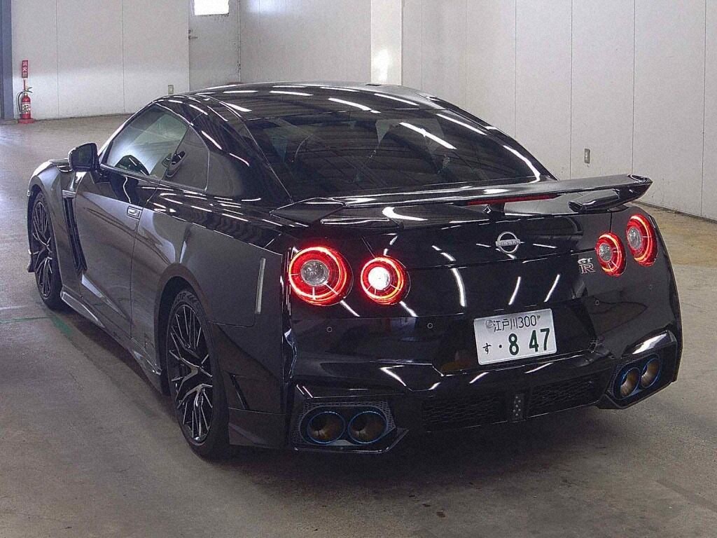 2024 NISSAN GT-R PURE EDITION photo 2