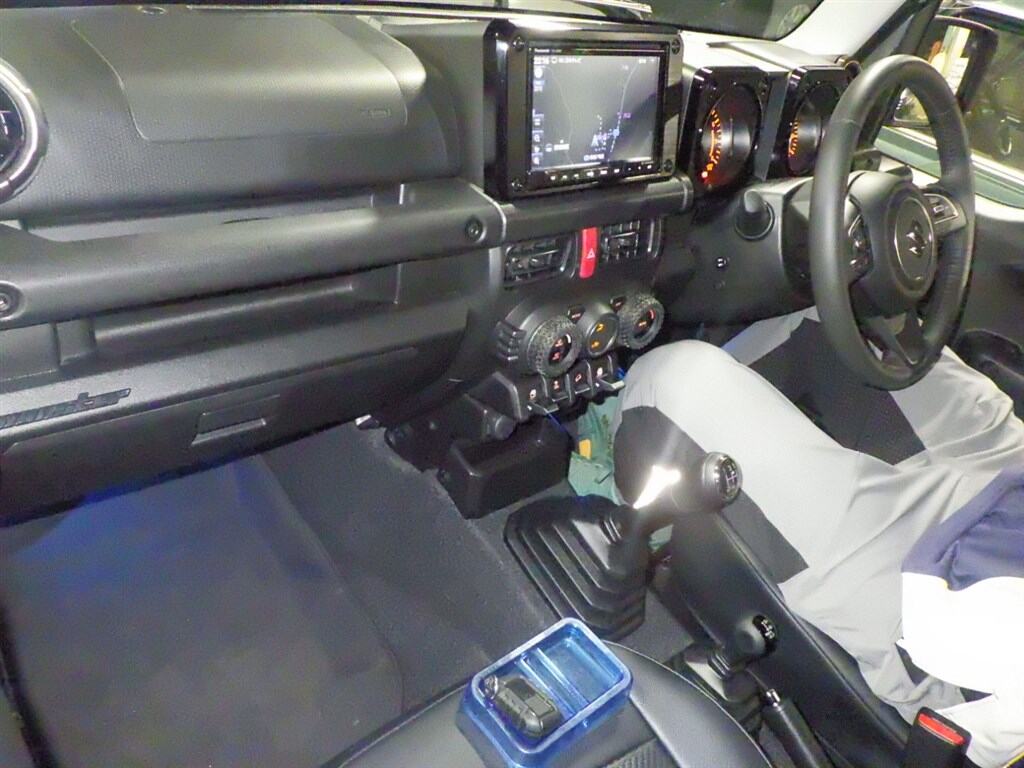 2023 SUZUKI JIMNY SIERRA JC photo 3