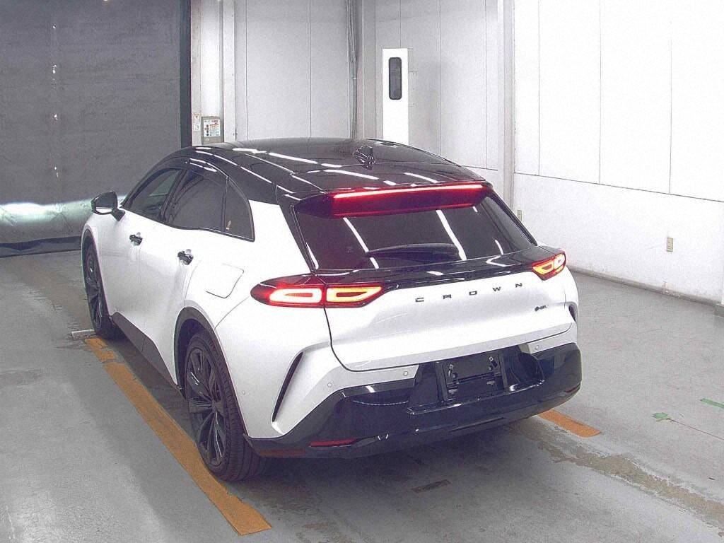 2023 TOYOTA CROWN SPORT SPORT Z (HEV) photo 2