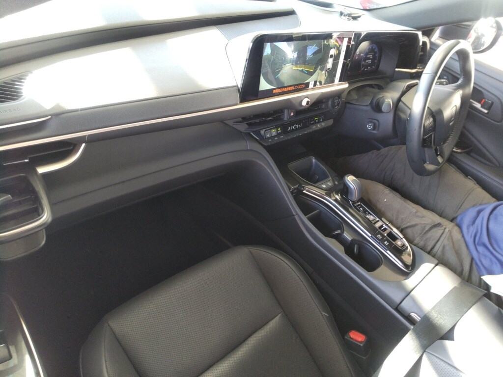 2025 TOYOTA CROWN SPORT SPORT Z (HEV) photo 3