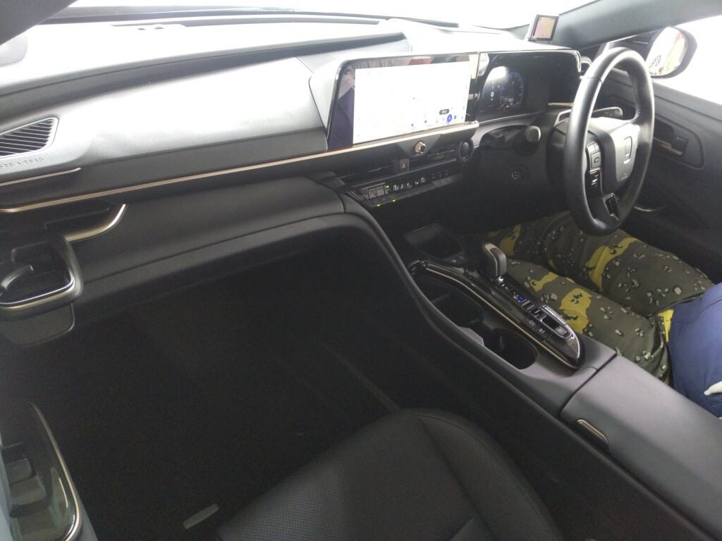 2025 TOYOTA CROWN SPORT SPORT Z (HEV) photo 3