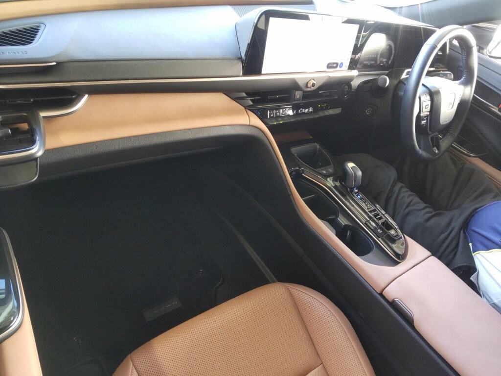 2025 TOYOTA CROWN SPORT SPORT Z (HEV) photo 3