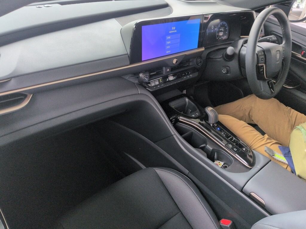 2025 TOYOTA CROWN SPORT SPORT Z (HEV) photo 3