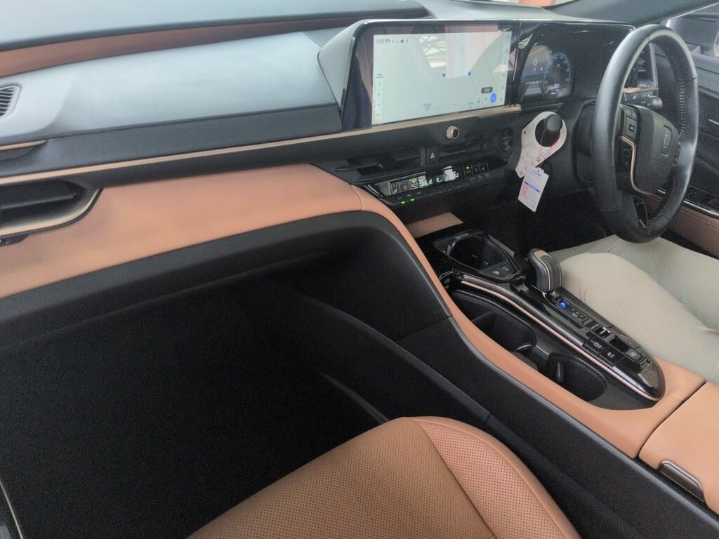 2025 TOYOTA CROWN SPORT SPORT Z (HEV) photo 3