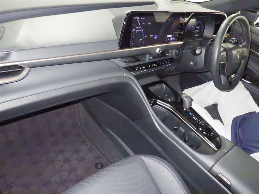2024 TOYOTA CROWN SPORT SPORT Z (HEV) photo 3