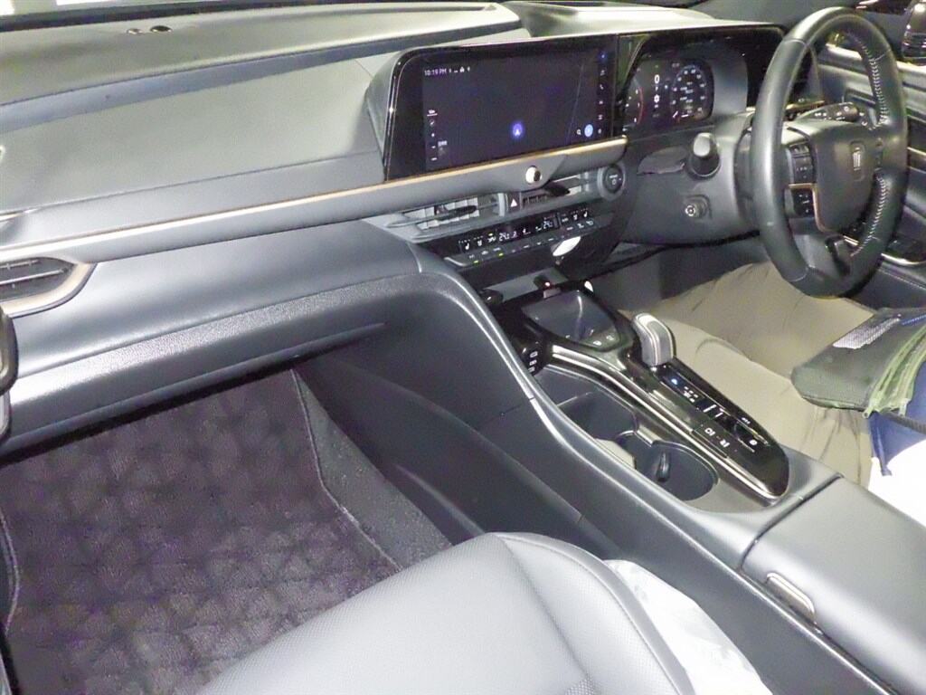 2023 TOYOTA CROWN SPORT SPORT Z (HEV) photo 3
