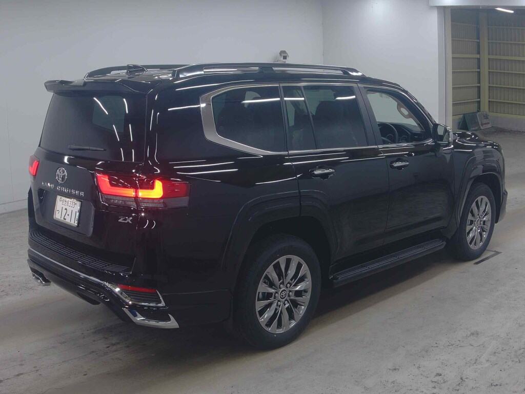 2026 TOYOTA LAND CRUISER ZX photo 5