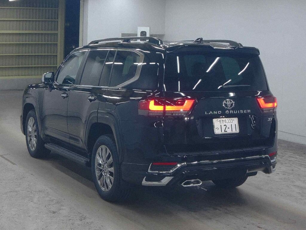 2026 TOYOTA LAND CRUISER ZX photo 2